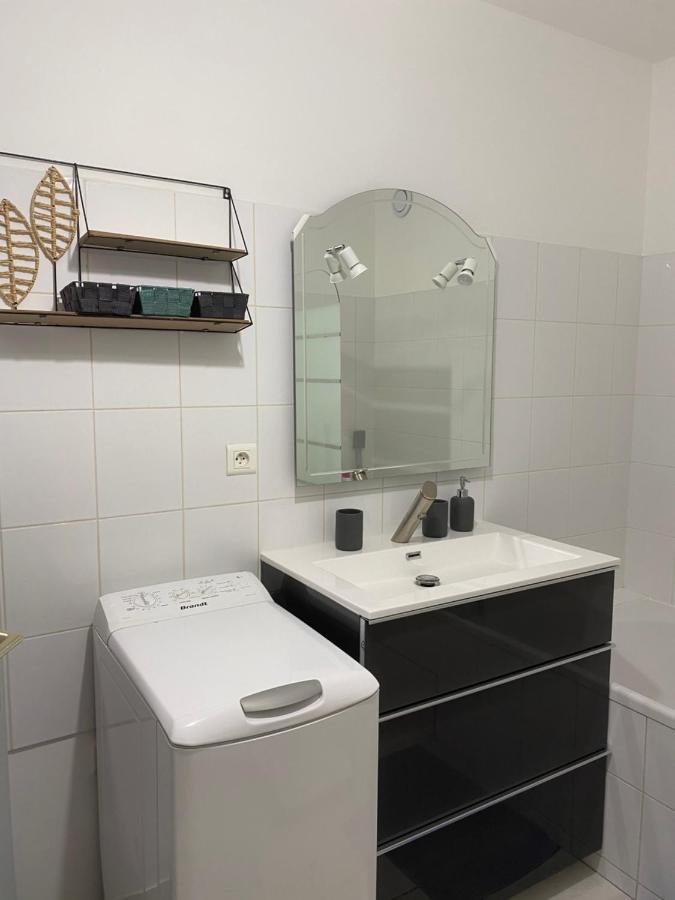 Parking Prive Gratuit, Balcon, 2 Chambres Clermont-Ferrand Bagian luar foto