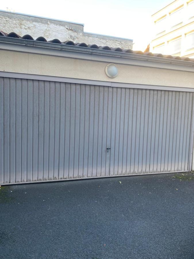 Parking Prive Gratuit, Balcon, 2 Chambres Clermont-Ferrand Bagian luar foto