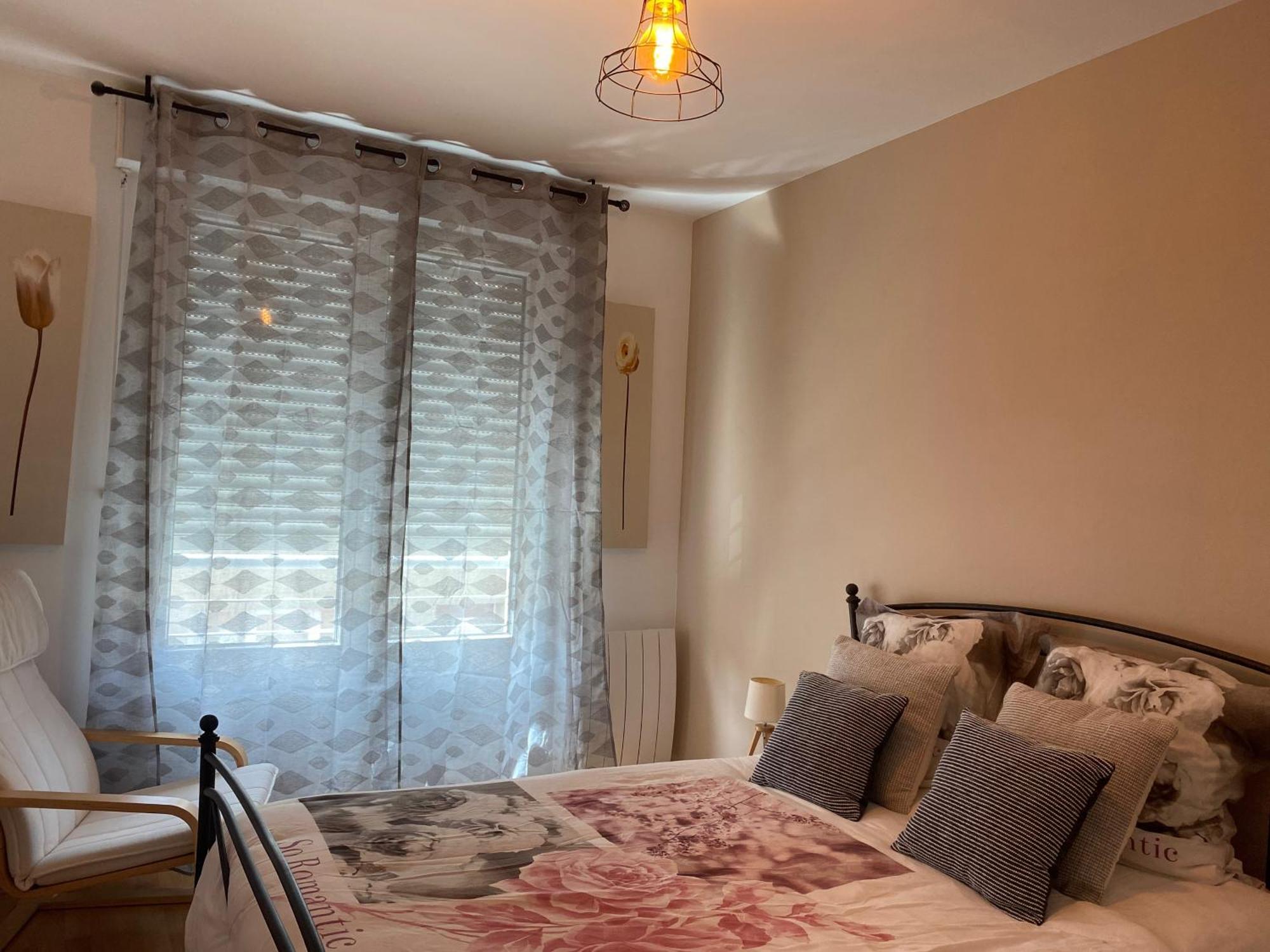 Parking Prive Gratuit, Balcon, 2 Chambres Clermont-Ferrand Bagian luar foto