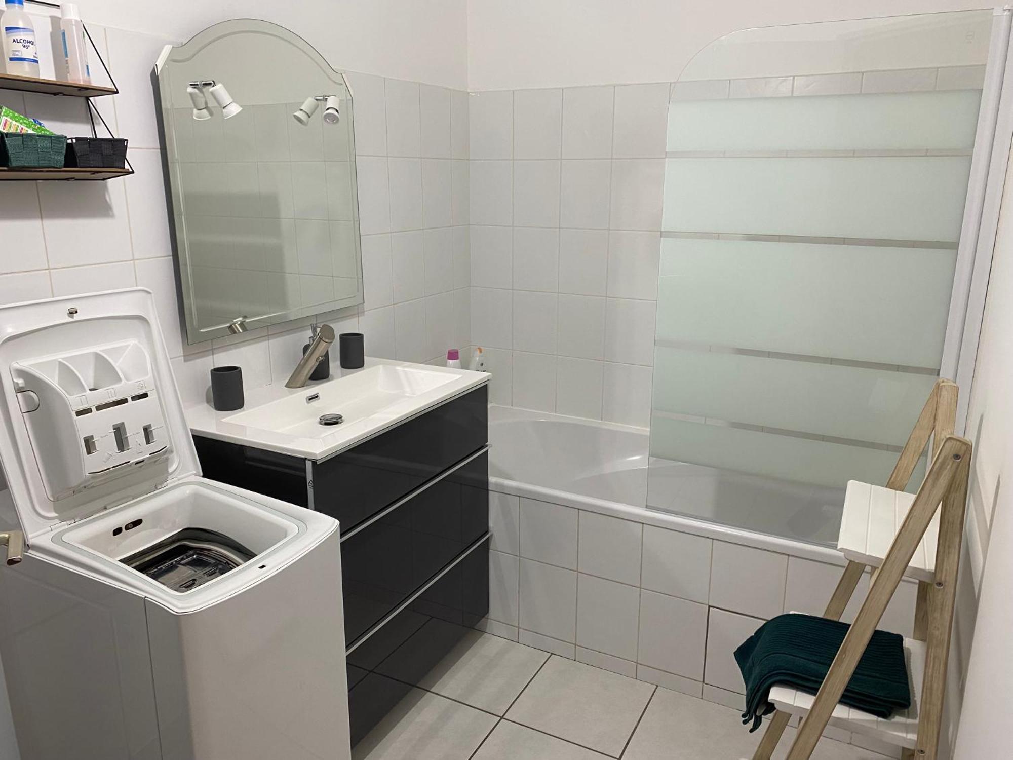 Parking Prive Gratuit, Balcon, 2 Chambres Clermont-Ferrand Bagian luar foto